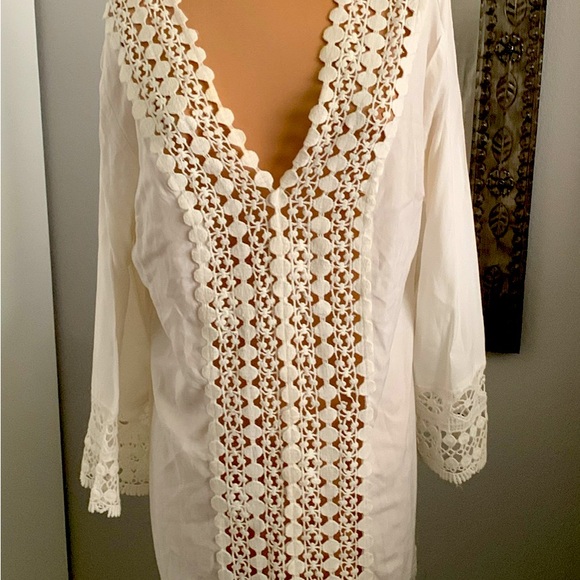 BEACH COVER DRESS V NECK WITH CROCHET TRIM LACE SIZE S/M. - Picture 3 of 5